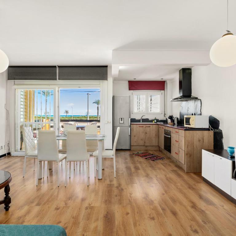 WELCS APARTAMENTO 458 EMP frente al Mar - Apartamento con vistas al mar - 1