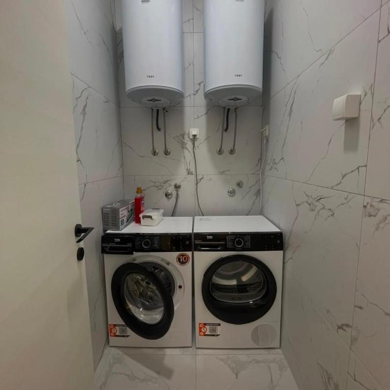 Delux Apartmani Dadi Plaza - Deluxe Apartment mit Balkon und 2 Schlafzimmern - 16