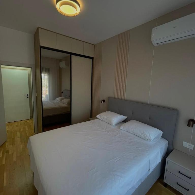 Delux Apartmani Dadi Plaza - Deluxe Apartment mit Balkon und 2 Schlafzimmern - 9