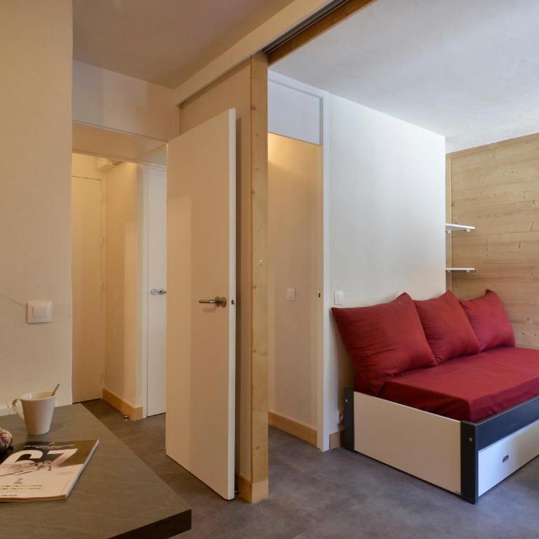 Studio divisible rénové · Proche pistes · Balcon · Animaux admis - Studio - 10