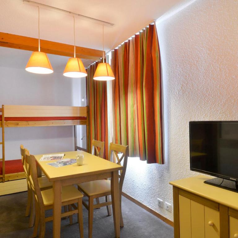 Studio chaleureux au centre, vue pistes, animaux acceptés - Studio - 17