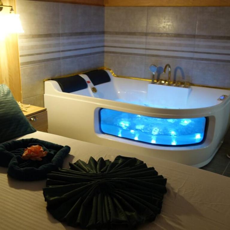 Oak Luxury Jacuzzi Suite - Apartment mit 1 Schlafzimmer - 22