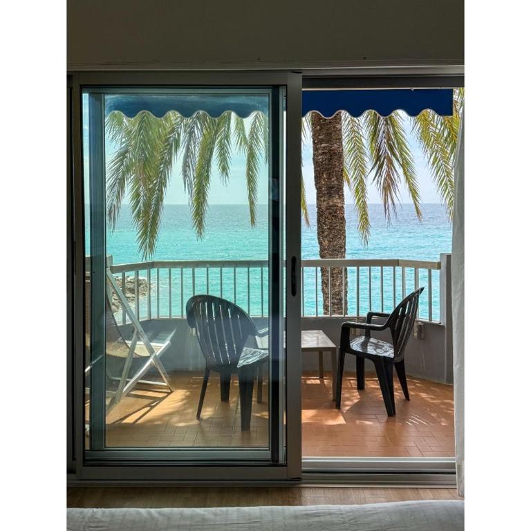 Hôtel Le Dauphin - Chambre Double ou Lits Jumeaux avec Balcon - Vue sur Mer - 8