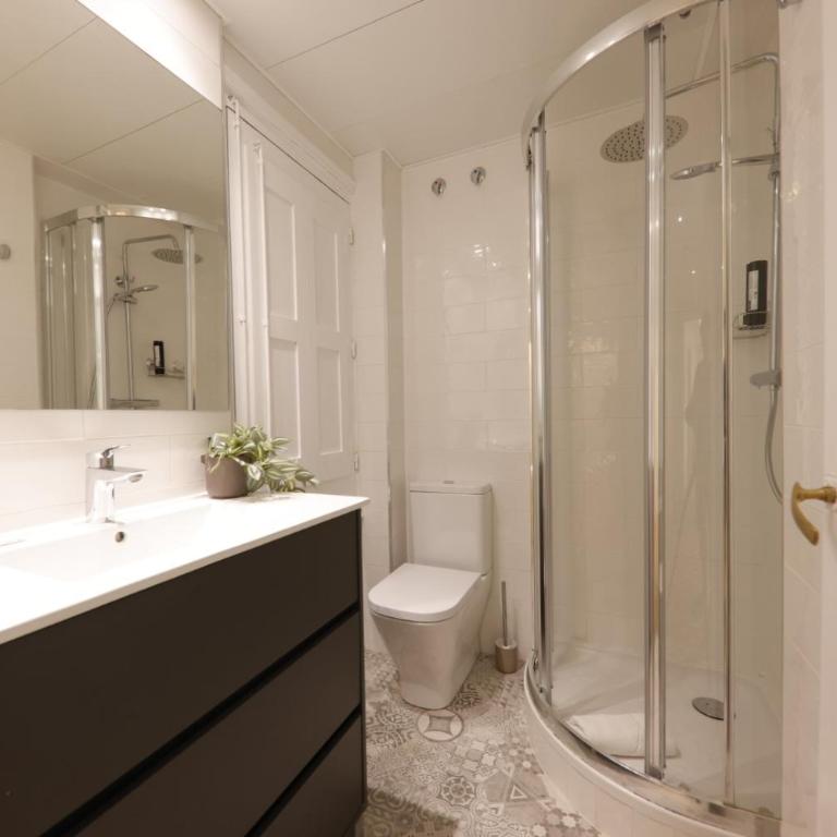 Bravissimo Santa Clara 53, 3-bedroom near Plaça Independència - Apartamento de 3 dormitorios - 8