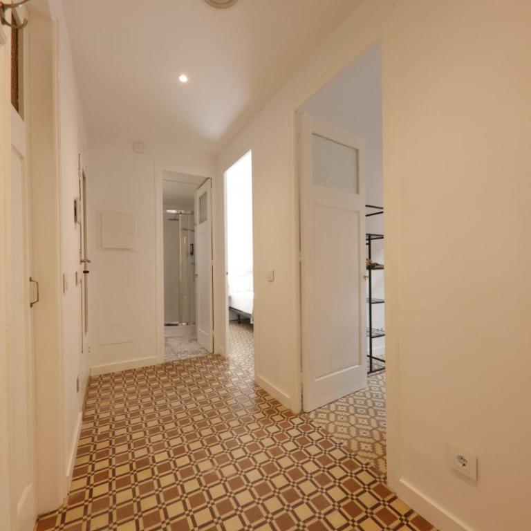 Bravissimo Santa Clara 53, 3-bedroom near Plaça Independència - Apartamento de 3 dormitorios - 25