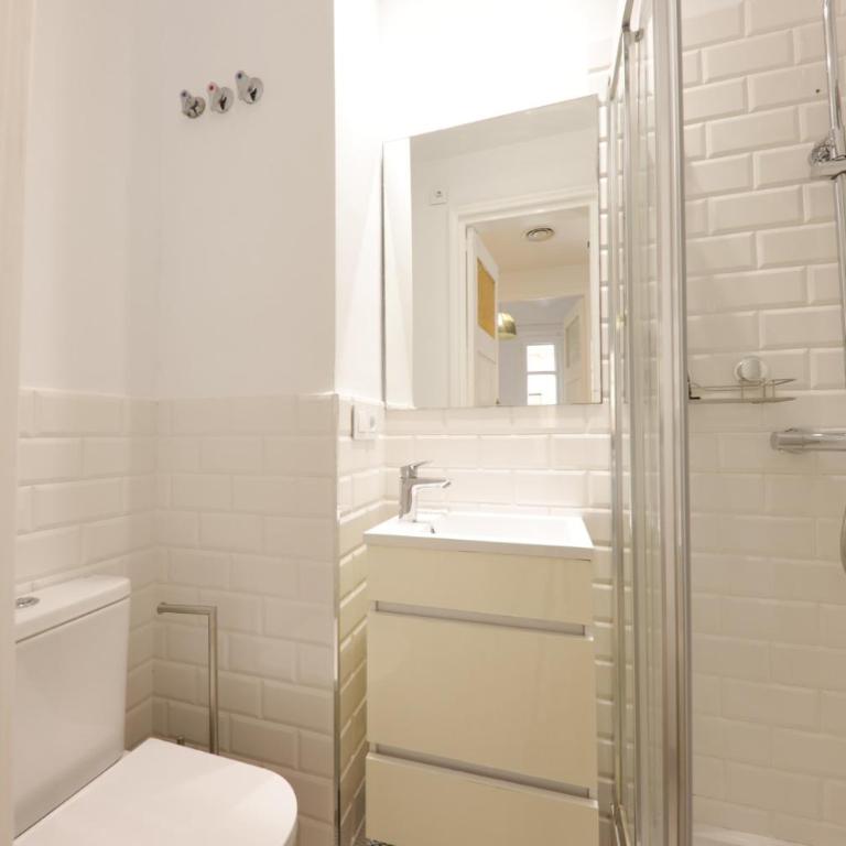 Bravissimo Santa Clara 53, 3-bedroom near Plaça Independència - Apartamento de 3 dormitorios - 9
