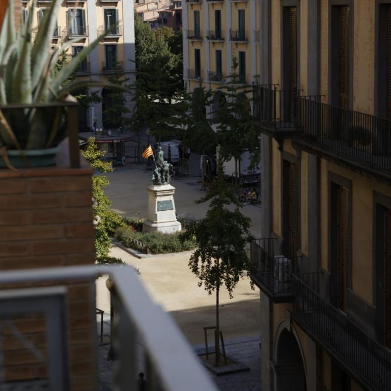 Bravissimo Santa Clara 53, 3-bedroom near Plaça Independència - Apartamento de 3 dormitorios - 28