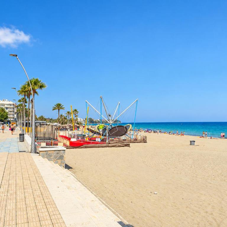 Cubo's Estepona Oceanview Apartment & Free Parking - Apartment - 50