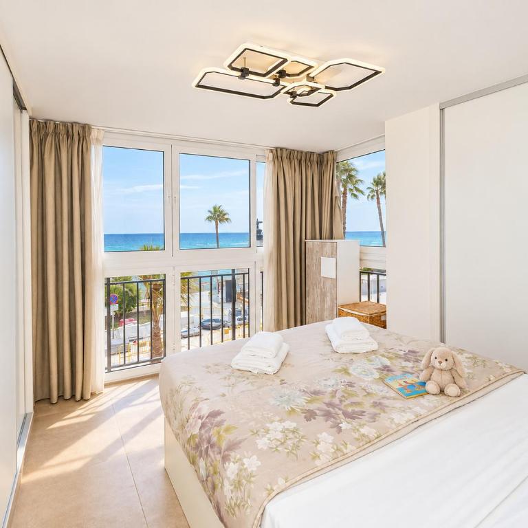 Cubo's Estepona Oceanview Apartment & Free Parking - Apartment - 13