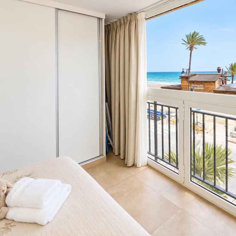 Cubo's Estepona Oceanview Apartment & Free Parking - Apartment - 16