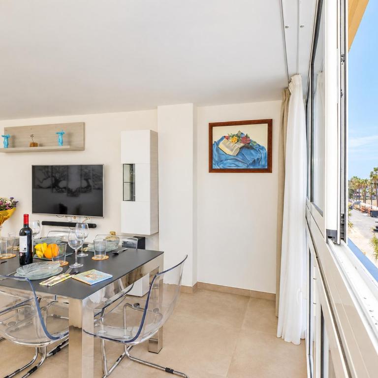 Cubo's Estepona Oceanview Apartment & Free Parking - Apartment - 7