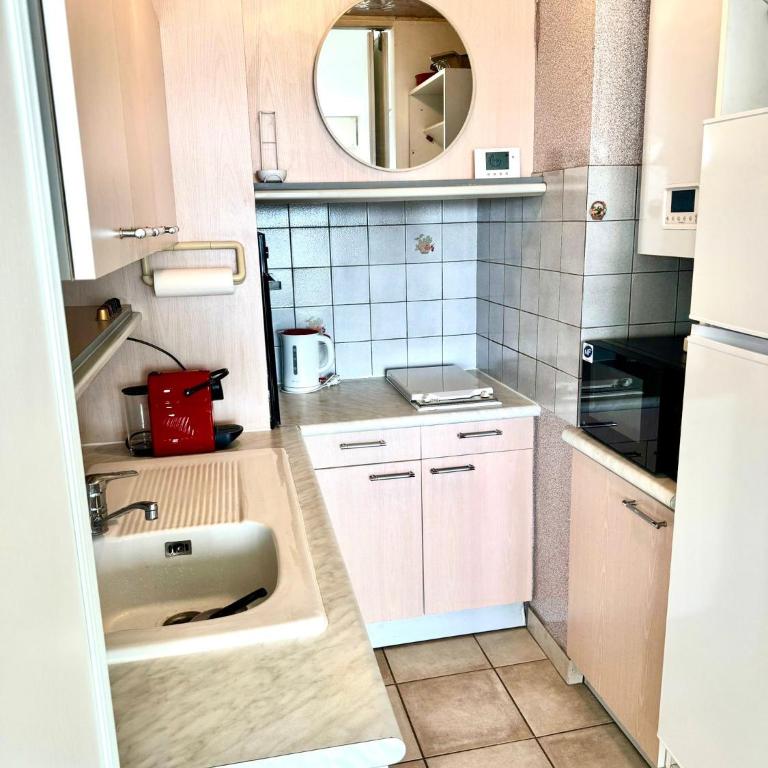 Bright apartment with balcony - Two-Bedroom Apartment - 9