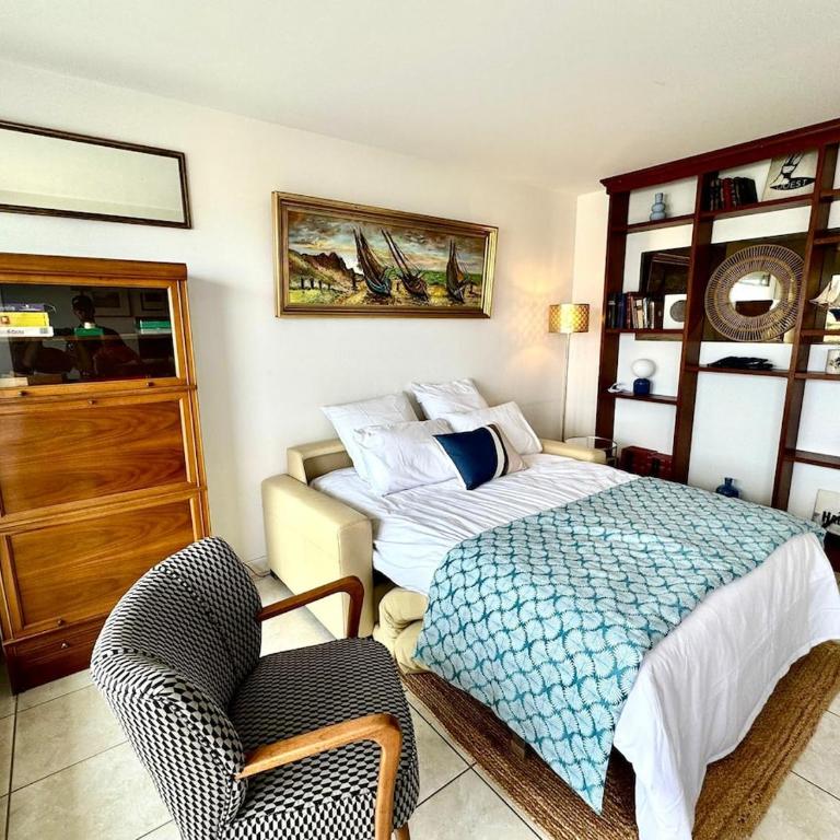 Bright apartment with balcony - Two-Bedroom Apartment - 19
