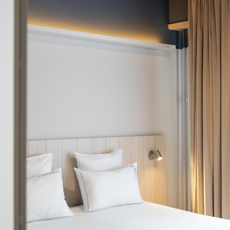 Hotel Kaijoo by HappyCulture - Room with a double bed and 1 single bed - 3