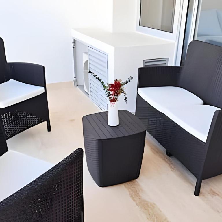 Brand New | Premium Studio, Strategic Location - Apartment - 20