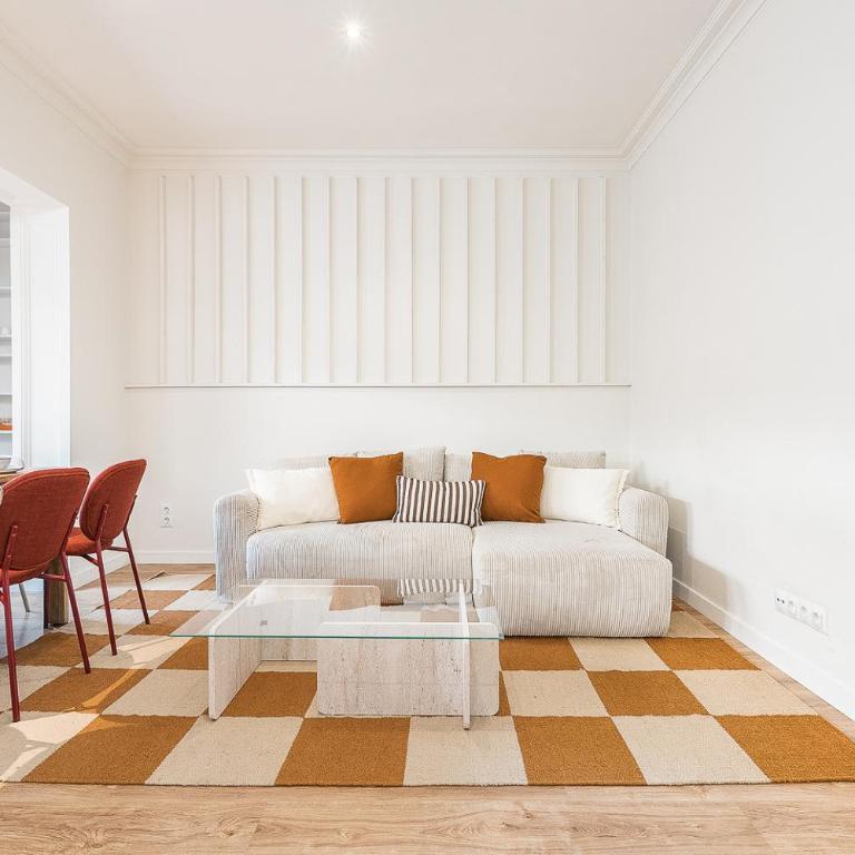 Elegant Stay at Sagrada Familia - Mallorca Street - Four-Bedroom Apartment with Balcony - 2