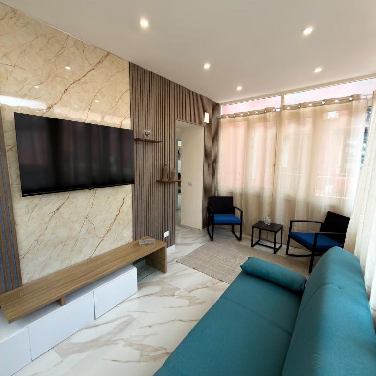 DiGiacomo's House - Two-Bedroom Apartment - 11