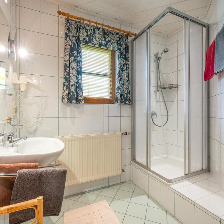 Ferienhaus Kahr - Deluxe-Apartment mit 2 Schlafzimmern und Gartenblick - 16