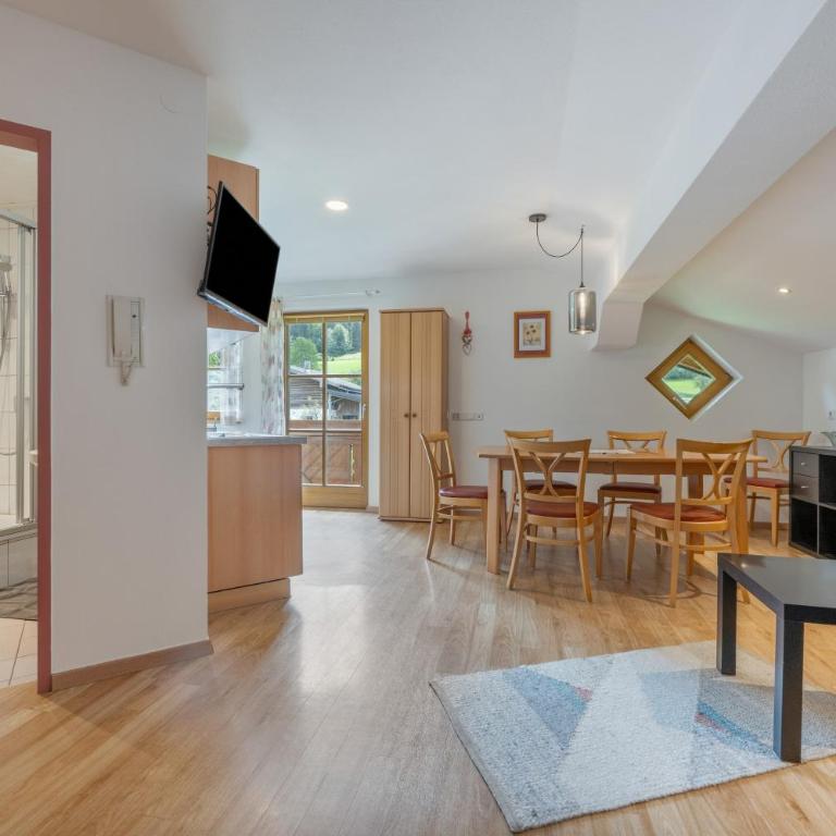 Ferienhaus Kahr - Deluxe-Apartment mit 2 Schlafzimmern und Gartenblick - 11