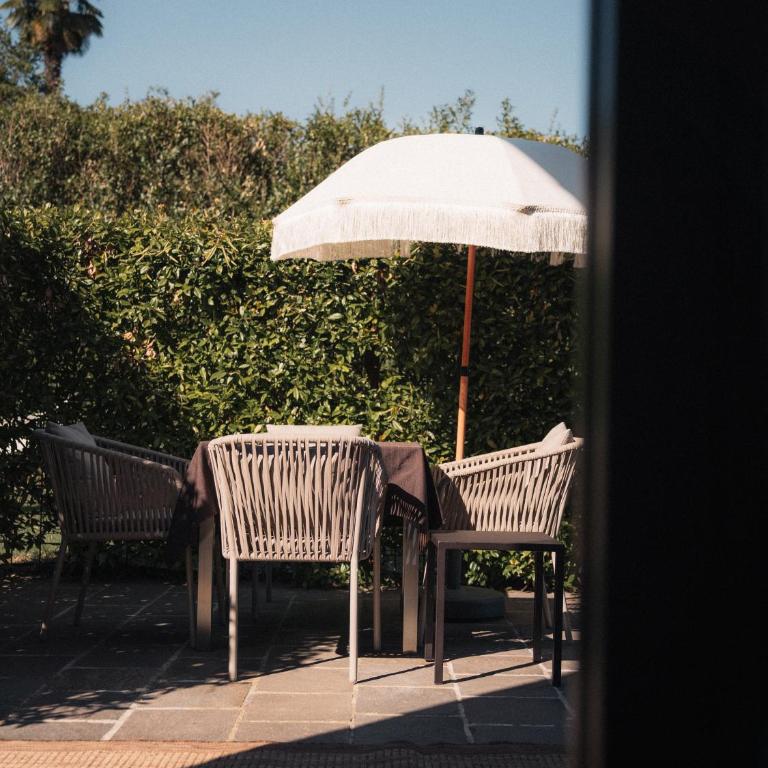 Luxury Apartment with Private Garden & Vineyard Views in Kaltern - Camera Matrimoniale con Bagno Privato - 7