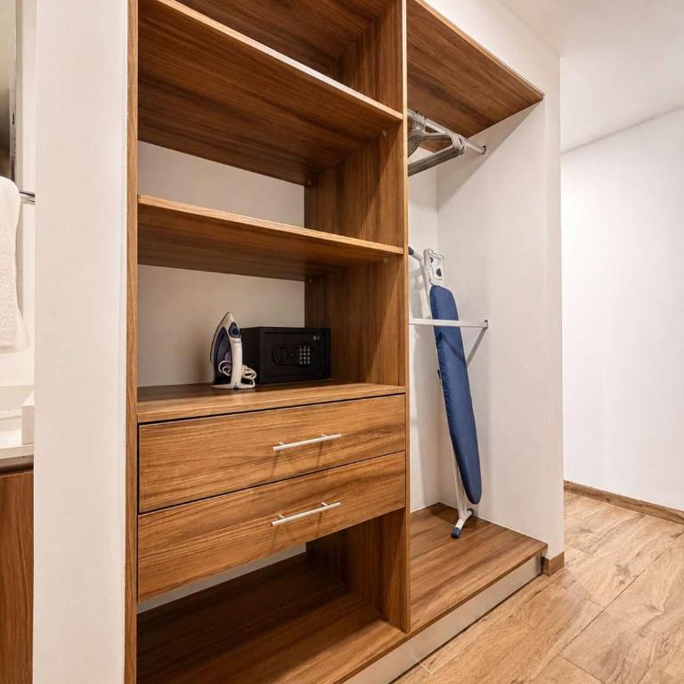 Upscale Playacar Studio w Balcony & 4 Pools - Apartment - 14