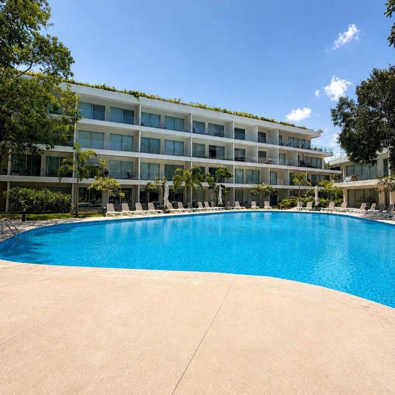 Upscale Playacar Studio w Balcony & 4 Pools - Apartment - 20