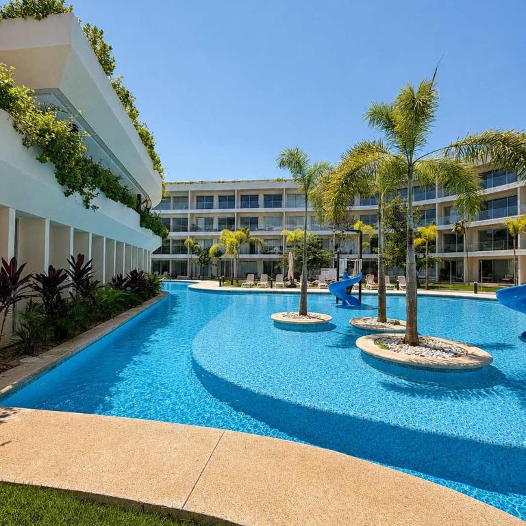 Upscale Playacar Studio w Balcony & 4 Pools - Apartment - 21