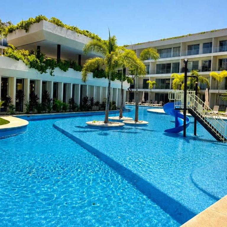 Upscale Playacar Studio w Balcony & 4 Pools - Apartment - 22