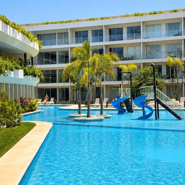 Upscale Playacar Studio w Balcony & 4 Pools - Apartment - 25