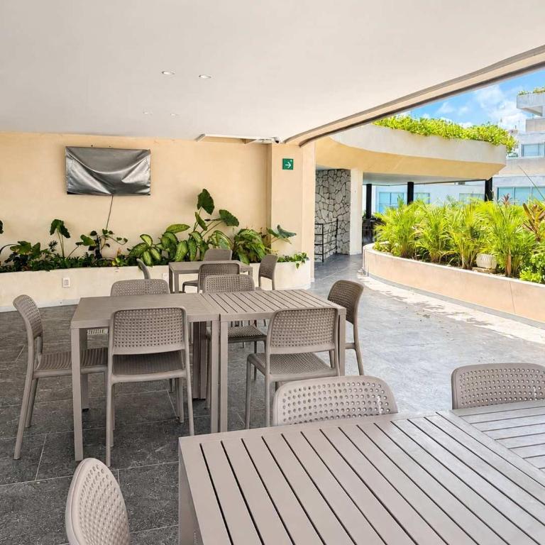 Upscale Playacar Studio w Balcony & 4 Pools - Apartment - 32