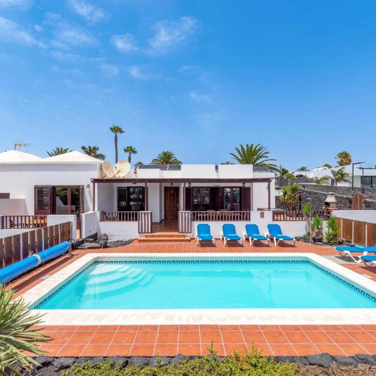 Villa Clarybel by Villa Plus - Villa - 1
