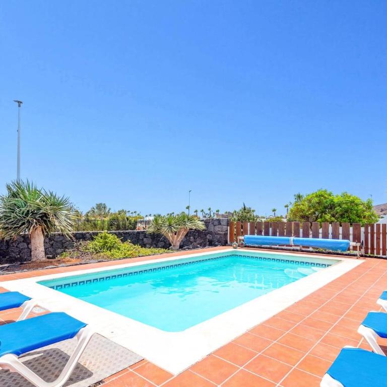 Villa Clarybel by Villa Plus - Villa - 2