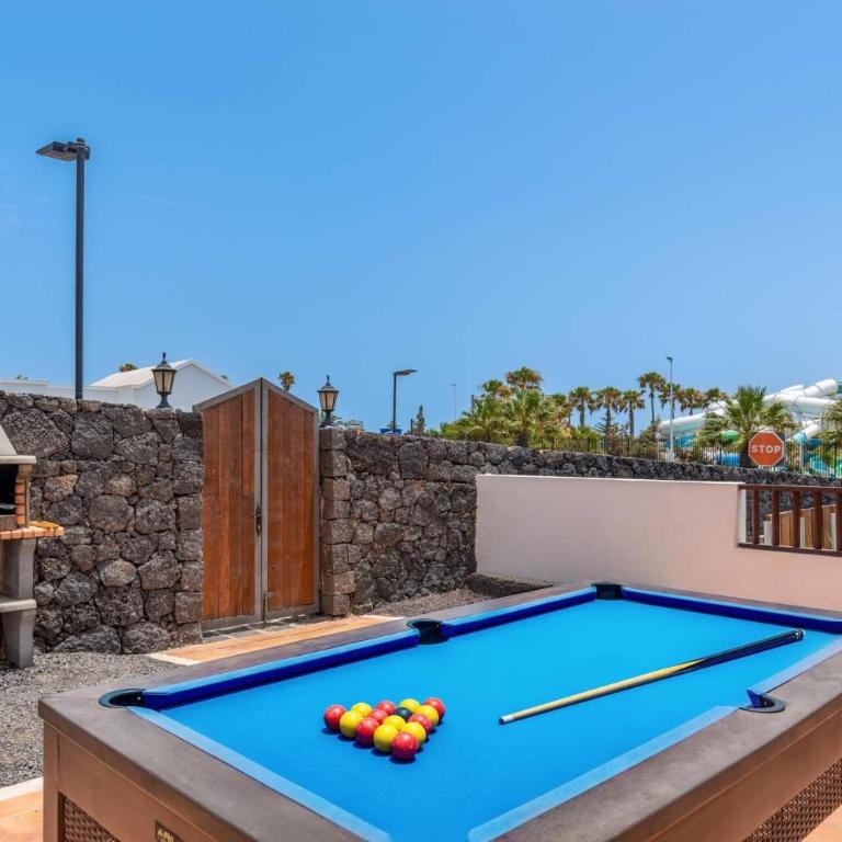 Villa Clarybel by Villa Plus - Villa - 13