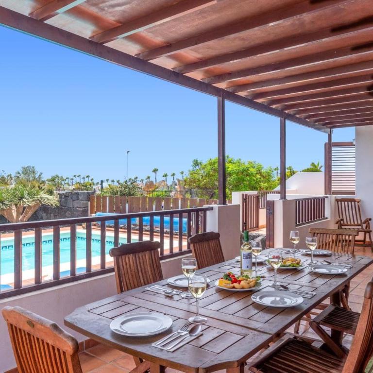 Villa Clarybel by Villa Plus - Villa - 12
