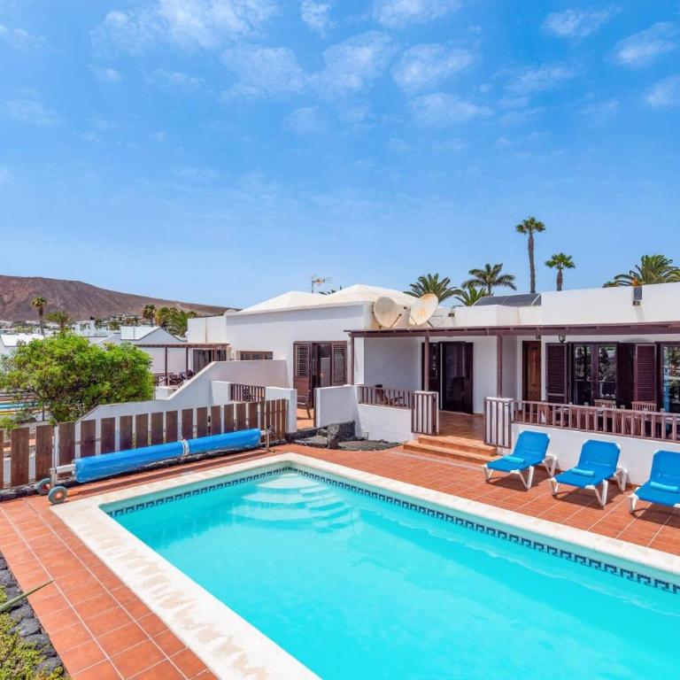Villa Clarybel by Villa Plus - Villa - 23
