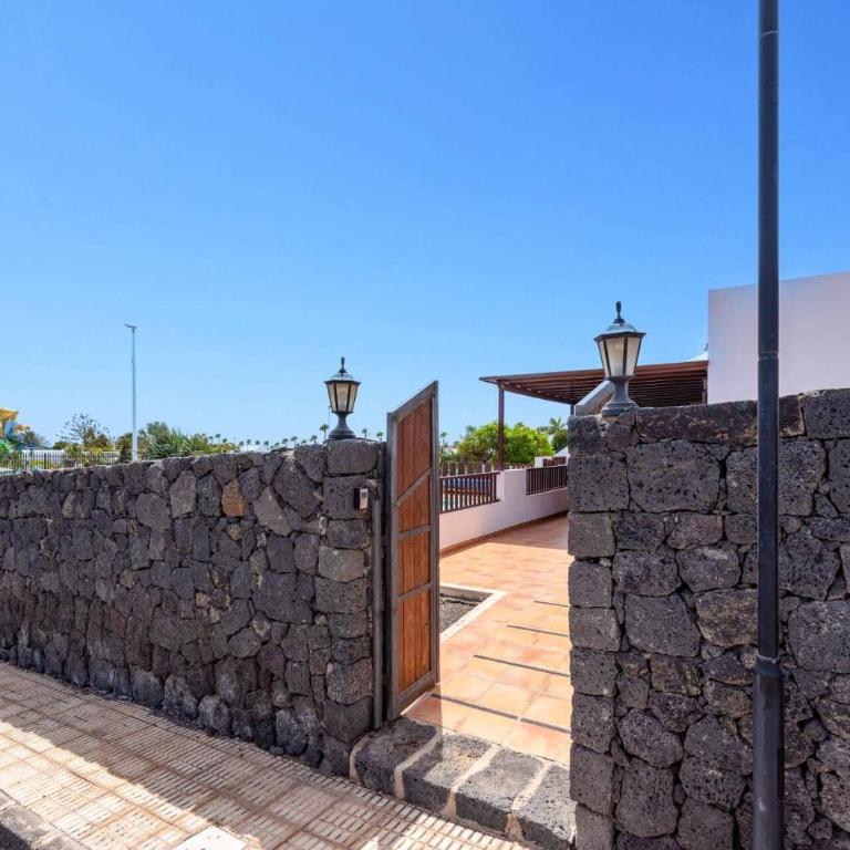 Villa Clarybel by Villa Plus - Villa - 25