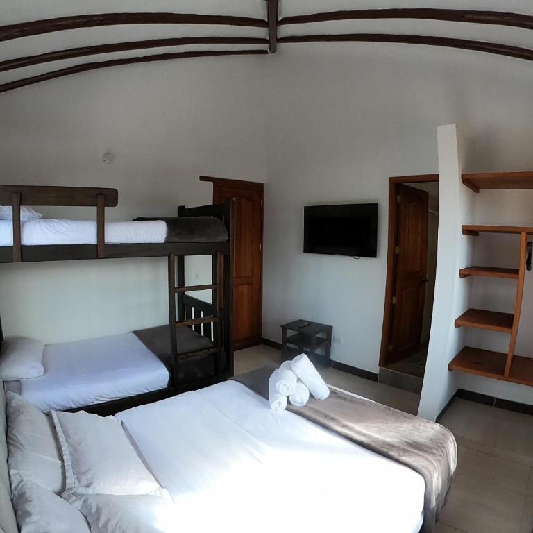HOTEL ALTIPLANO VILLA DE LEYVA - Habitación Cuádruple con balcón - 5