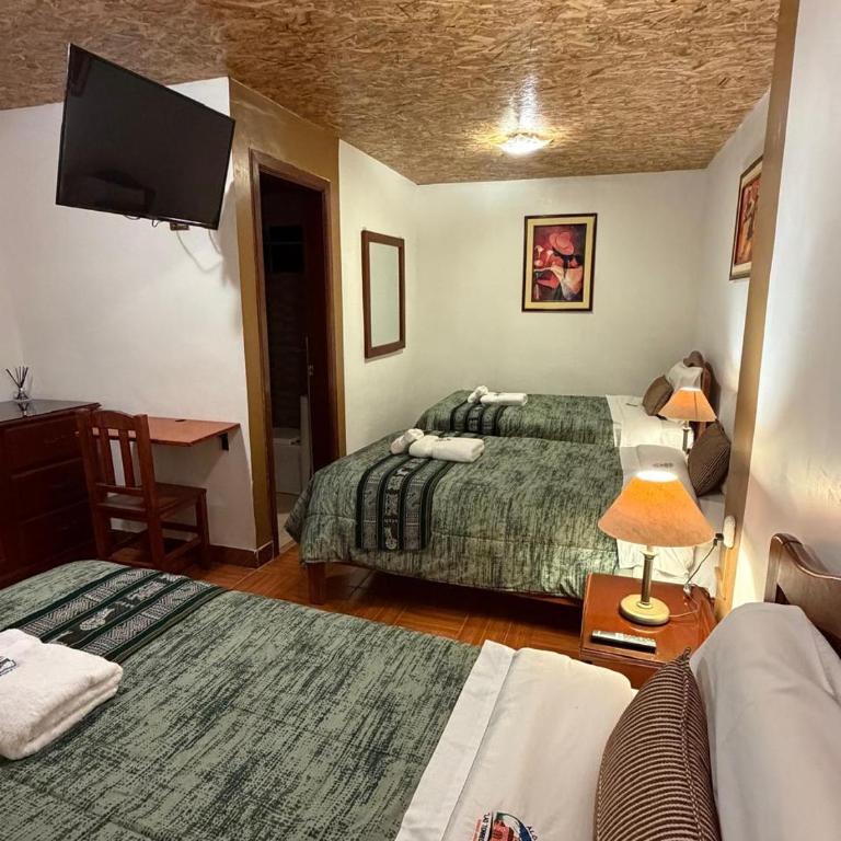 Las Torrecitas - Triple Room with Private Bathroom - 2