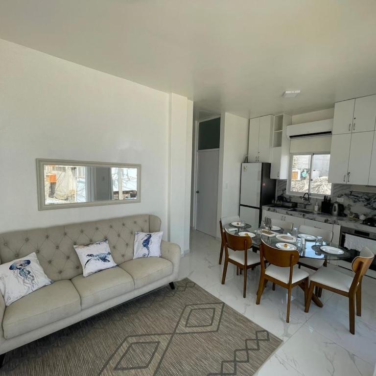 Sweet ocean view, steps from the beach - Two-Bedroom Apartment - 3