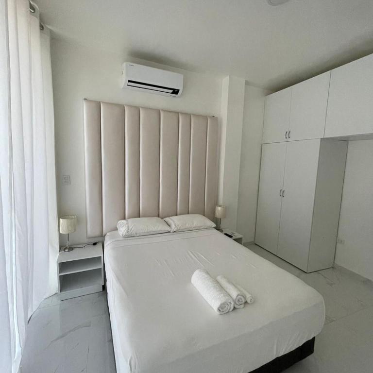 Sweet ocean view, steps from the beach - Two-Bedroom Apartment - 8