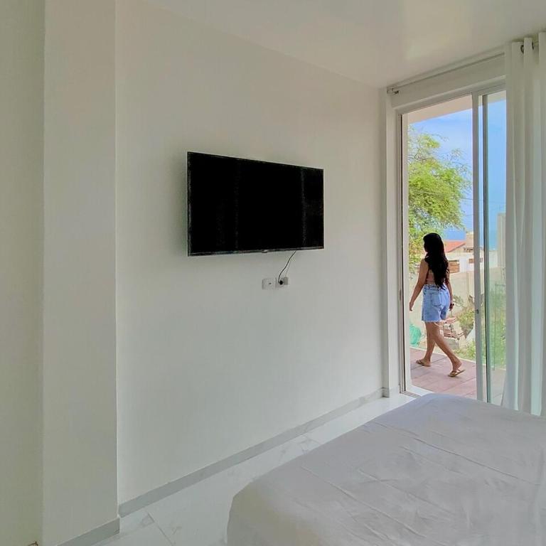 Sweet ocean view, steps from the beach - Two-Bedroom Apartment - 13