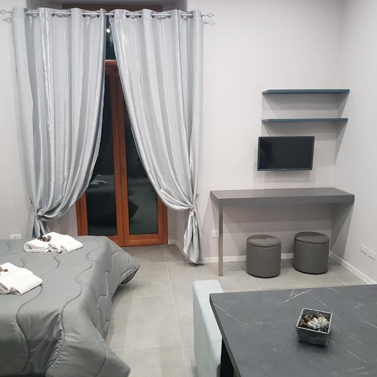 Your Home in Naples - Quadruple Room with Shower - 1