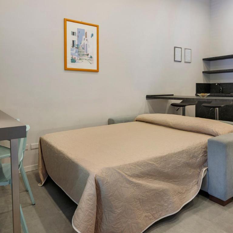 Your Home in Naples - Quadruple Room with Shower - 8