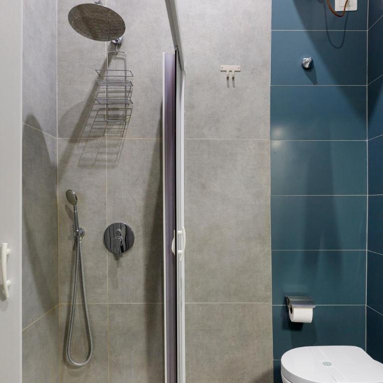 Your Home in Naples - Quadruple Room with Shower - 13