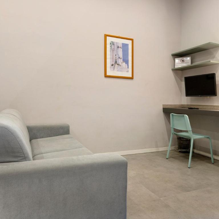 Your Home in Naples - Quadruple Room with Shower - 14