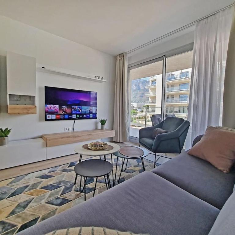 Marina Real Apartments by NRAS - Apartment with Pool View - 2