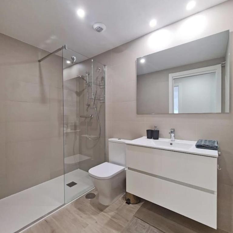 Marina Real Apartments by NRAS - Apartment with Pool View - 11