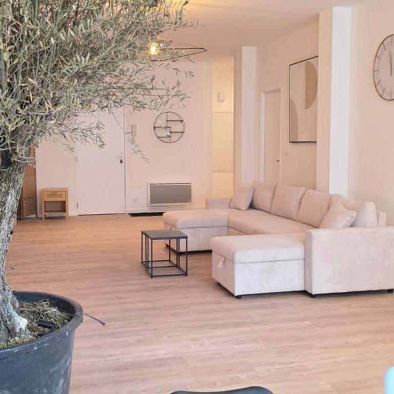 Le Magnifique, 15 personnes, garage, 3 minutes à pied du sanctuaire et gare - Appartement - 5