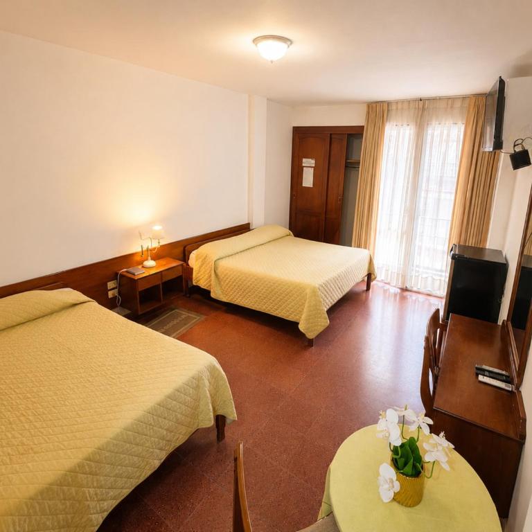 Gran Hotel Mediterráneo - Comfort Triple Room - 11