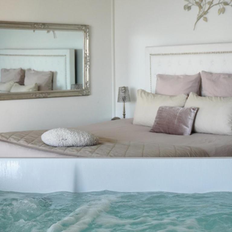 LES SUITES LOVE 1 SPA VUE MER PISCINe - Chambre Lit King-Size - Vue sur Mer - 4